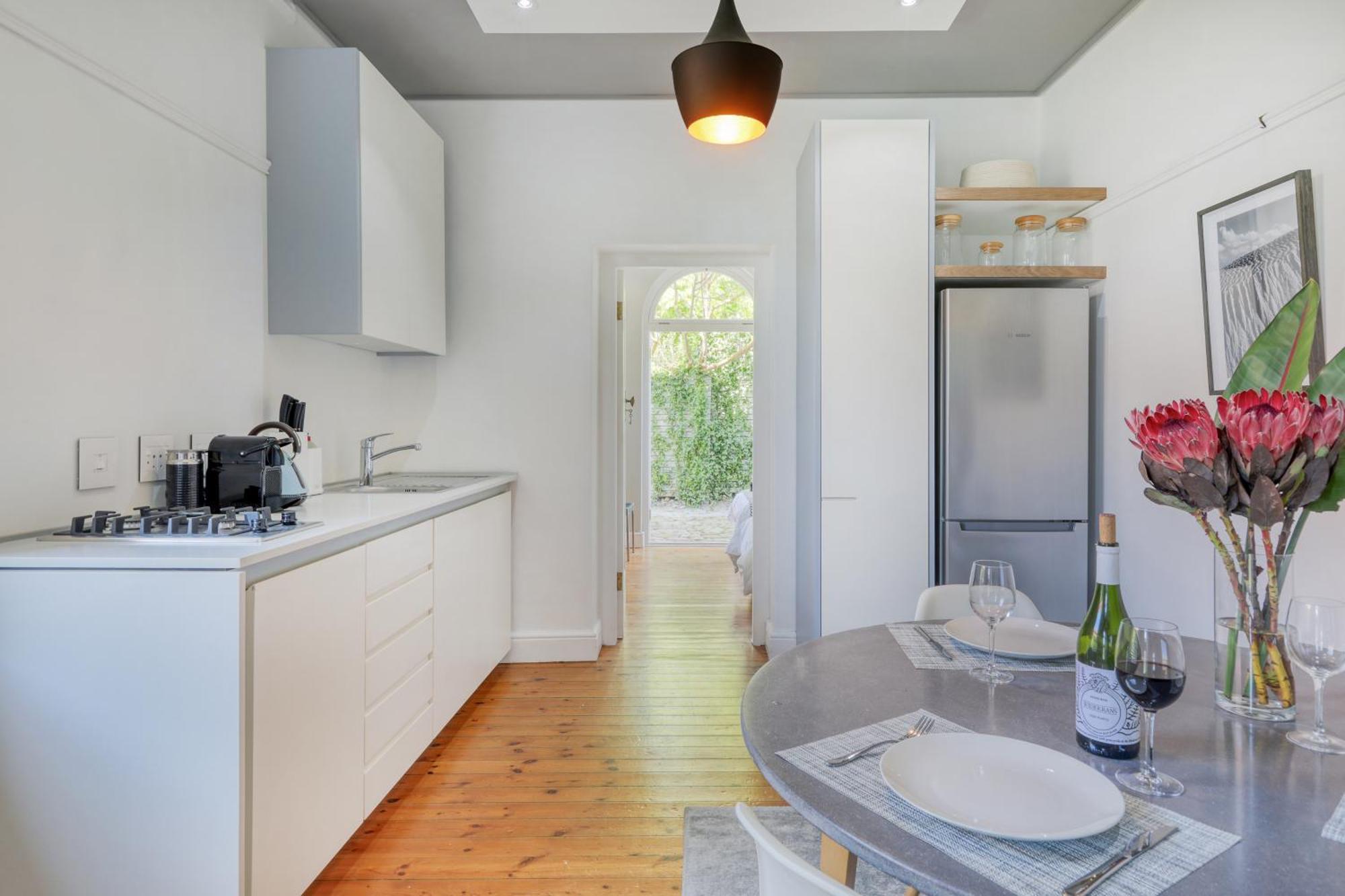 Behr Road Apartment With Sea View Patio เคปทาวน์ ภายนอก รูปภาพ
